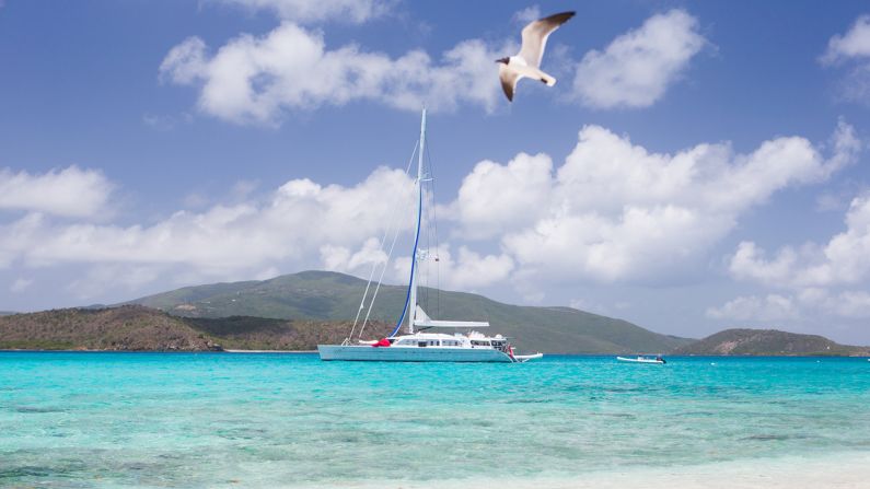 Necker Belle, Caribe: una semana arriba del Necker Belle de Richard Branson, un catamarán de 105 pies, cuesta desde 110.000 dólares por semana.