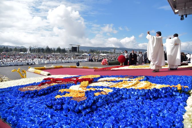 Vista del altar desde el que el papa Francisco oficiará una misa masiva en Quito.