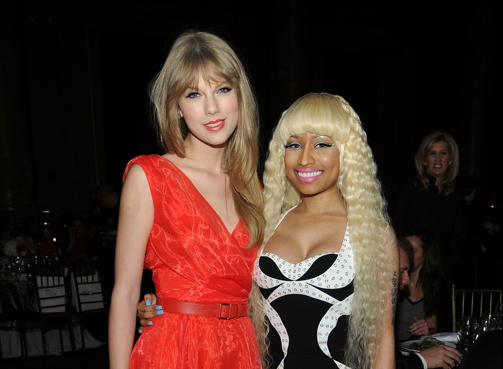 Nicki Minaj y Taylor Swift pelean en Twitter por nominaciones a premios MTV  | CNN