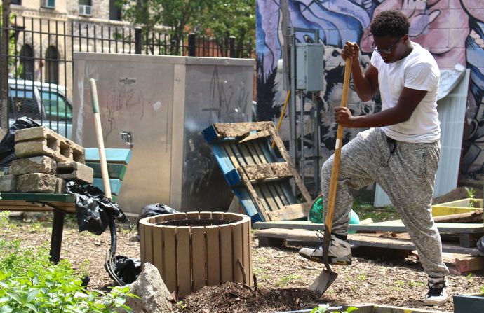 Para los jóvenes de Bushwick, se trata de una experiencia que los ayuda a reencontrarse con el origen campesino de sus familias.