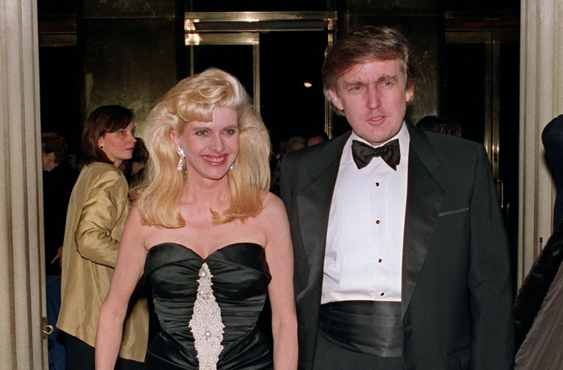 Ivana y Donald Trump, en un evento en Nueva York en 1989. (Getty Images/Archivo).