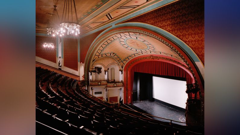 Esta sala de cine, construida en 1914, fue diseñada principalmente para representaciones teatrales, ópera y cine, los cuales en ese momento, eran relativamente nuevos.