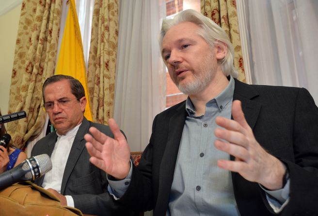 Tres acusaciones por asalto sexual contra Julian Assange prescribieron este mes. Assange permanece asilado en la embajada de Ecuador en Londres (John Stillwell - WPA Pool/Getty Images).