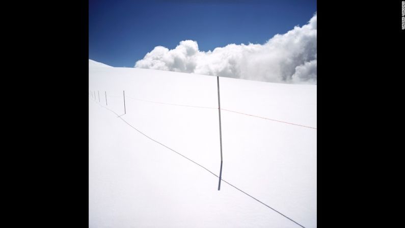 Gobba di Rollin, entre Suiza e Italia (2008): La frontera suizo-italiana se estableció en la época napoleónica y ha estado en su lugar desde 1815. Gran parte de la frontera pasa a través de los Altos Alpes, pero también desciende al Lago Maggiore, en Suiza.