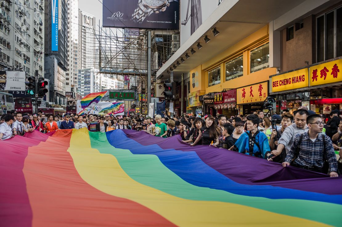 La comunidad LGBT de china durante una marcha del orgullo gay en Hong Kong, en 2012, exigiendo igualdad de derechos.