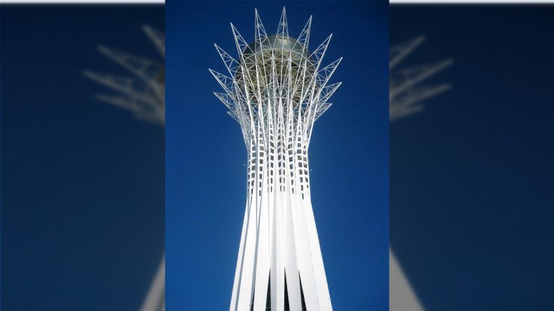 La espectacular torre también se ha ganado el apodo de “The Lollipop”, entre los residentes.