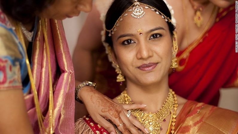 Las novias indias llevan la joyería a un extravagante nuevo nivel.