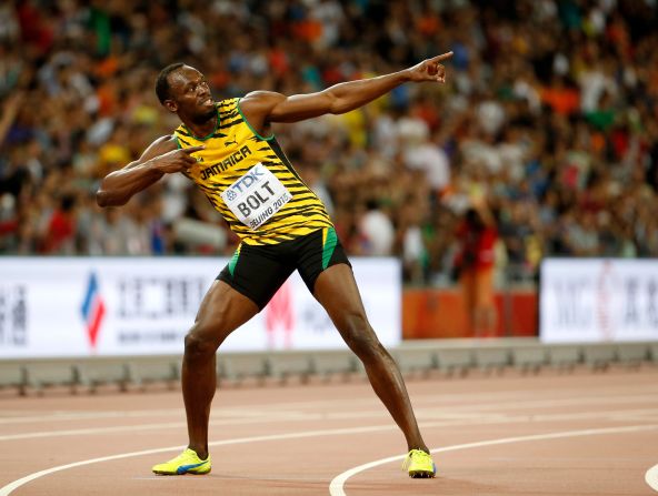 Usain Bolt celebra su victoria en los 100 metros planos del Mundial de Atletismo de Beijing.