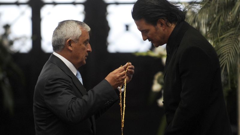 Ricardo arjona renuncia a condecoración del gobierno de guatemala por escándalo de corrupción | cnn