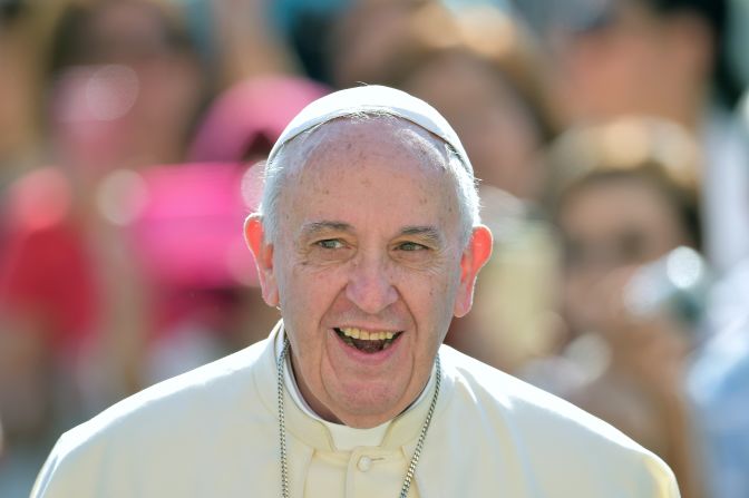 El papa dijo que los sacerdotes podrán otorgar el perdón a las mujeres que abortaron y "estén arrepentidas de corazón" (VINCENZO PINTO/AFP/Getty Images).