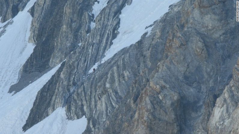 Kuriki durante su ascenso a un pico en la frontera entre China y Pakistán