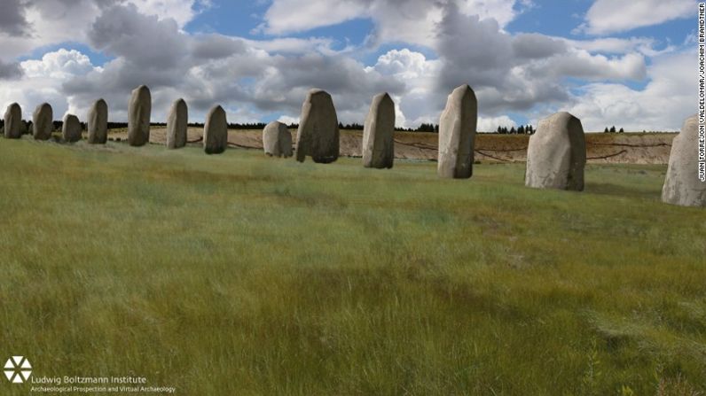 Las siguientes imágenes muestran una impresión de cómo las piedras recientemente descubiertas podrían haberse visto, las cuales se cree que fueron construidas antes o durante la época en que fue erigido el Stonehenge.