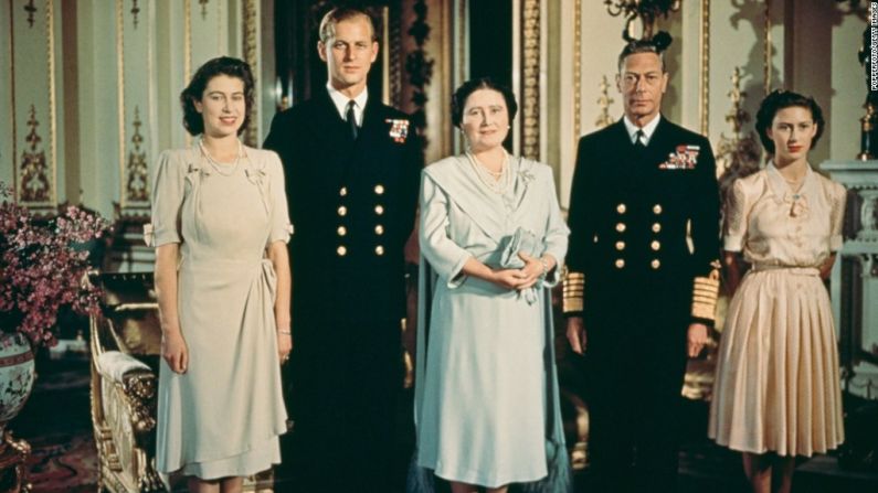 La familia real en 1974, después de que la princesa Isabel (izquierda) se comprometiera con el príncipe Felipe de Grecia.