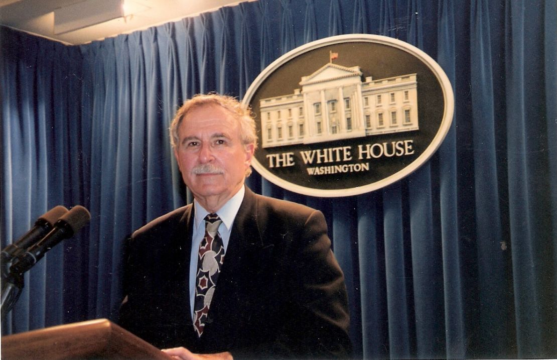 Jacobo Goldstein en la Sala de Prensa de la Casa Blanca.