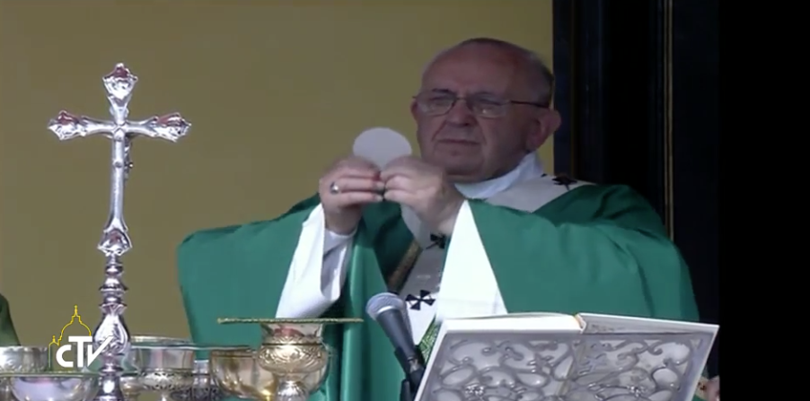 El papa Francisco celebra una misa multitudinaria en la Plaza de la Revolución de La Habana (Centro Televisivo Vaticano/YouTube).