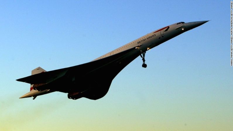 El Concorde, un proyecto anglo-francés, entró en servicio inicialmente en 1976. Es uno de solo dos aviones supersónicos de pasajeros que fueron producidos, y recorrió el Atlántico a 2.179 kilómetros por hora, casi dos veces la velocidad del sonido.