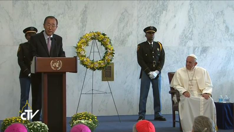 "Gracias por su visita", le dijo Ban Ki-moon al papa.