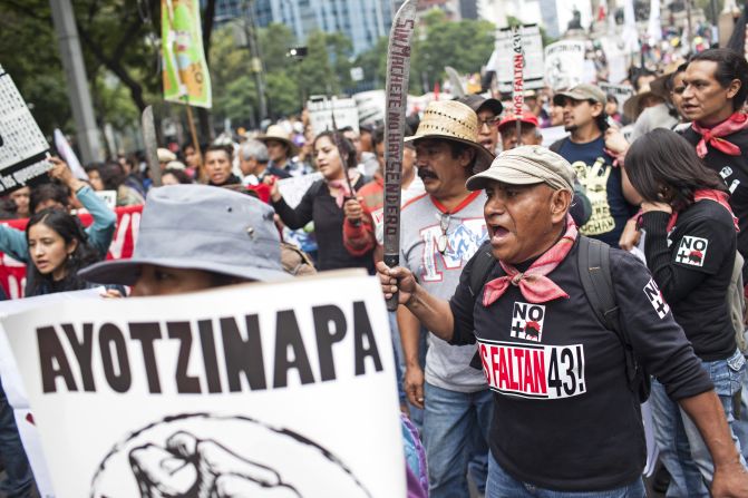 Los familiares de los estudiantes desaparecidos en Iguala, Guerrero, exigen al gobierno que se continúe con la búsqueda de los jóvenes (Brett Gundlock/Getty Images).