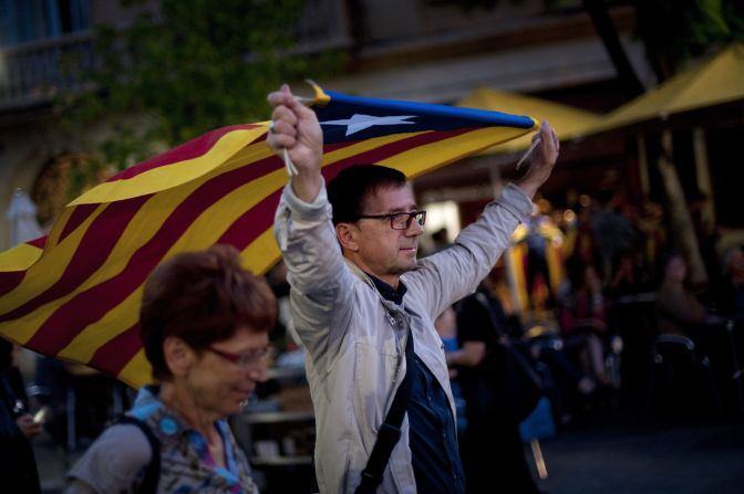 Partidarios de la coalición independentista Junts pel Sí salieron a festejar los resultados (Jorge Guerrero/AFP/Getty Images).