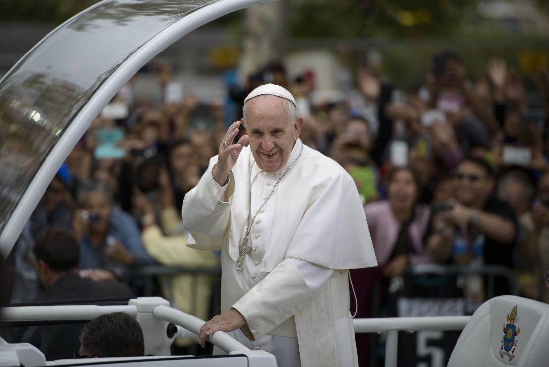 "El cambio climático que estamos experimentando, y sus raíces, nos concierne a todos", dijo el papa Francisco.