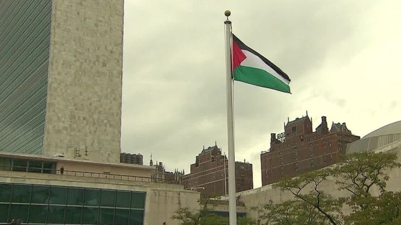 Por primera vez, izan la bandera de Palestina en la sede de las Naciones Unidas