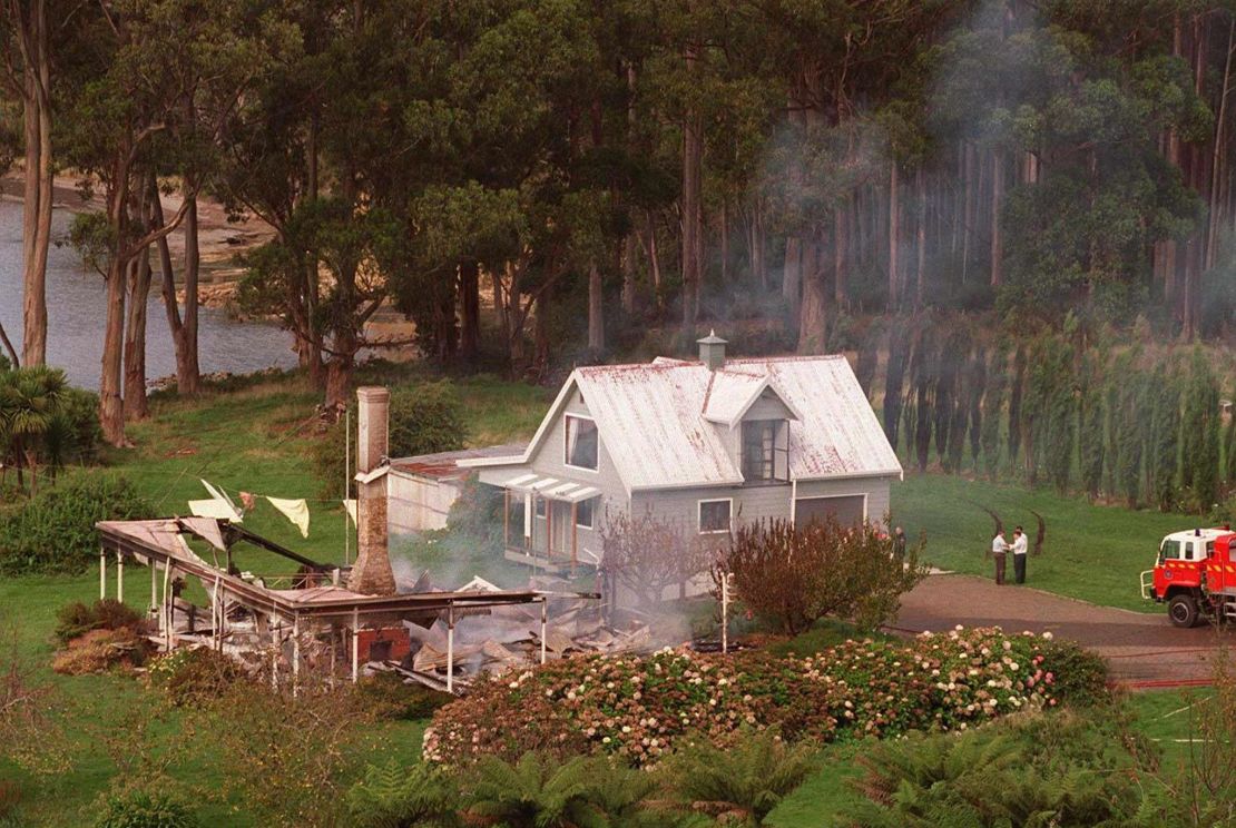 Foto del 29 de abril de 1996 que muestra los restos de la casa de huéspedes en Hobart desde el que un hombre armado, identificado como Martin Bryant, mató a 34 personas e hirió a otras 19.