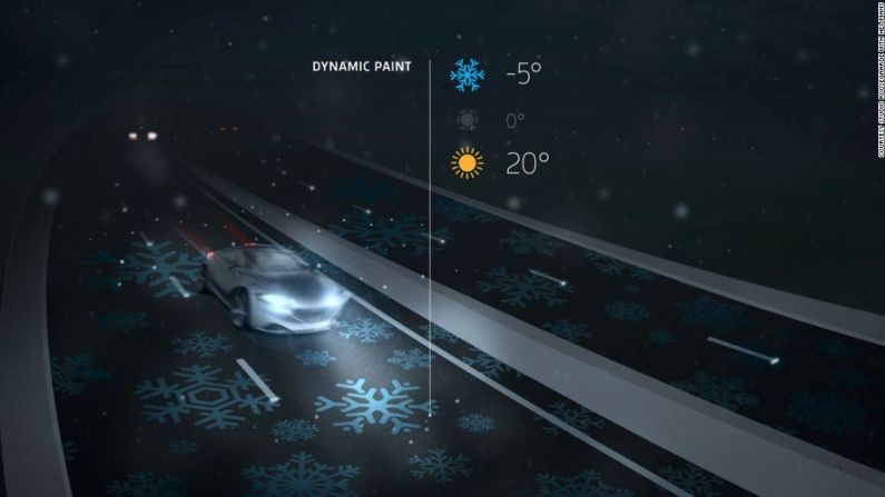 Los desarrolladores también prevén hacer pruebas de calles inteligentes, como la carretera dinámica que se pinta y brilla en la oscuridad del "Studio Roosegaarde" de Holanda.