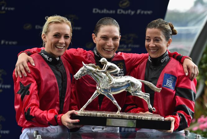 Bell (izquierda) ganó el Silver Saddle, otorgado al jinete más exitoso de la Copa Shergar.