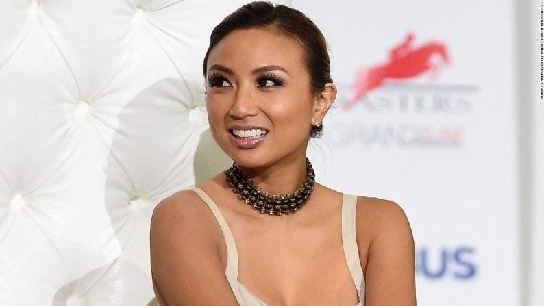 La experta en moda, Jeannie Mai, era una de las muchas figuras reconocidas que asistieron al evento inaugural del año pasado.