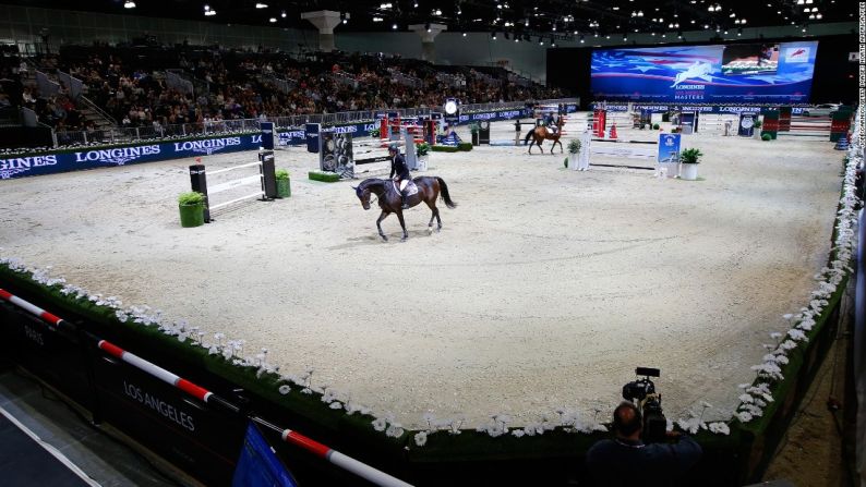 El Centro de Convenciones de Los Ángeles es utilizado para alojar eventos importantes, pero los organizadores del Masters de Los Ángeles representa un desafío único para los organizadores. Solo el área de espectáculos requiere 1.500 toneladas de tierra.