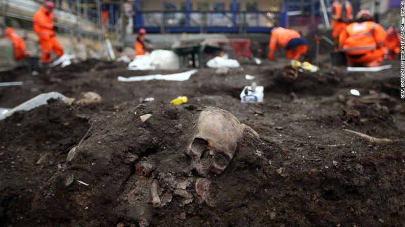 El trabajo en el Crossrail también ha llevado a algunos descubrimientos más bien grisáceos. Este cráneo fue encontrado durante los trabajos en Liverpool Street Stations. Se piensa que fue uno de los más de 20.000 entierros del hospital de Bedlam entre 1569 y 1738.