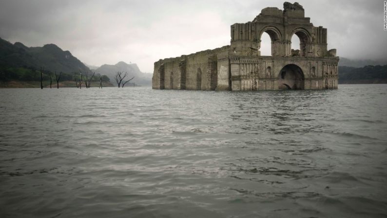 Según Carlos Navarrete –un arquitecto que trabajó con las autoridades mexicanas para informar sobre la estructura– la iglesia se construyó bajo el supuesto de que el área sería altamente poblada. "Fue una iglesia construida pensando que este podría ser un gran centro de población, pero eso nunca se logró".