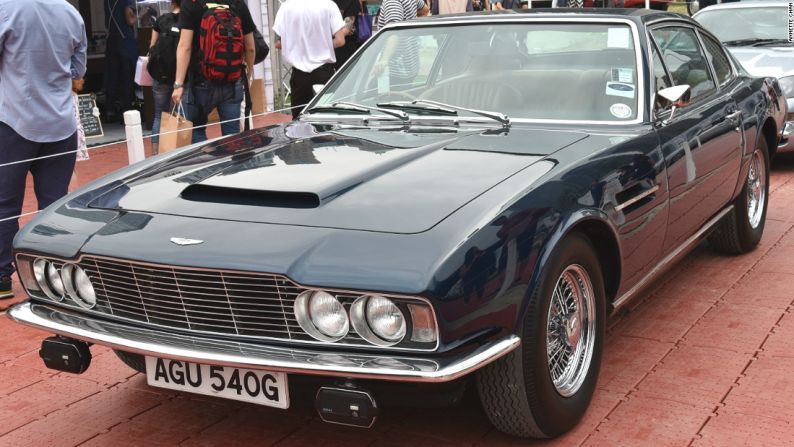 Aston Martin DBS – Como un sucesor previsto para el DB6, el DBS fue un coupé más grande con cuatro asientos de tamaño completo e incorpora un estilo de diseño más moderno que estaba en furor en ese momento.