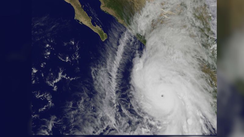 Patricia, el 'monstruoso' huracán que amenaza méxico | cnn