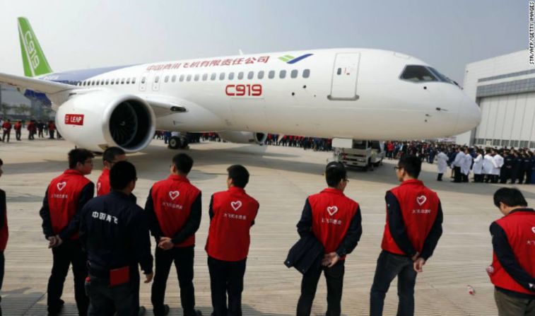 China necesitará fabricar unos 6.300 aviones en las próximas 2 décadas para ser competitivo en el mercado mundial, según estimó uno de sus competidores, Boeing.