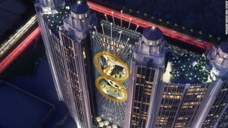 "Art Deco meets Gotham City"- El más reciente complejo turístico fue inaugurado en Macao, Studio City de Melco Crown Entertainment y tiene temática de Hollywood. El diseño exterior de la estructura es descrito como "Art Deco meets Gotham City".