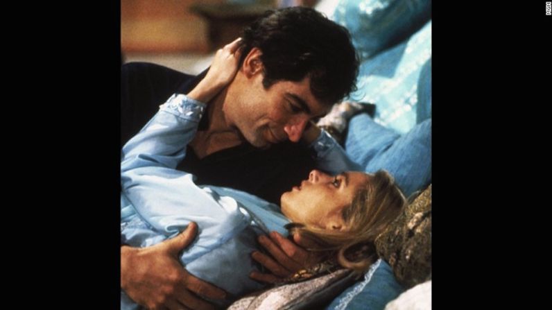 El agente Bond y la violonchelista Kara Milovy en el film de1987 “The Living Daylights”. Maryam d’Abo interpretó la chica Bond junto a Timothy Dalton.