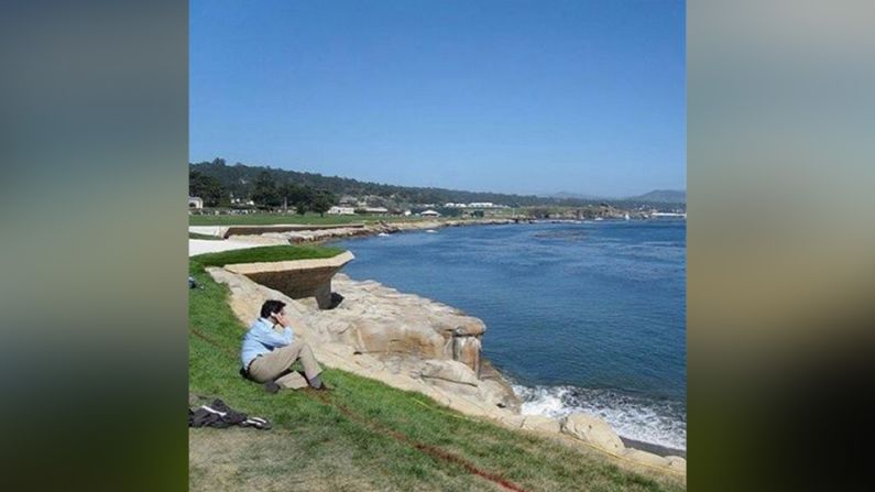 Pebble Beach Golf Links, California, Estados Unidos – El presentador Patrick Snell de CNN fue lo suficientemente afortunado como para visitar el mundialmente famoso Pebble Beach... pero no tuvo la oportunidad de jugar un partido. "¡Ahora definitivamente quiero jugar!", dijo, al agregarlo a su lista de campos por experimentar antes de morir.