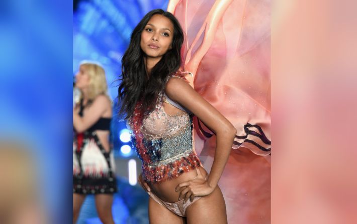 En el desfile debutaron varios nuevos ángeles, entre ellas la brasileña Lais Ribeiro.