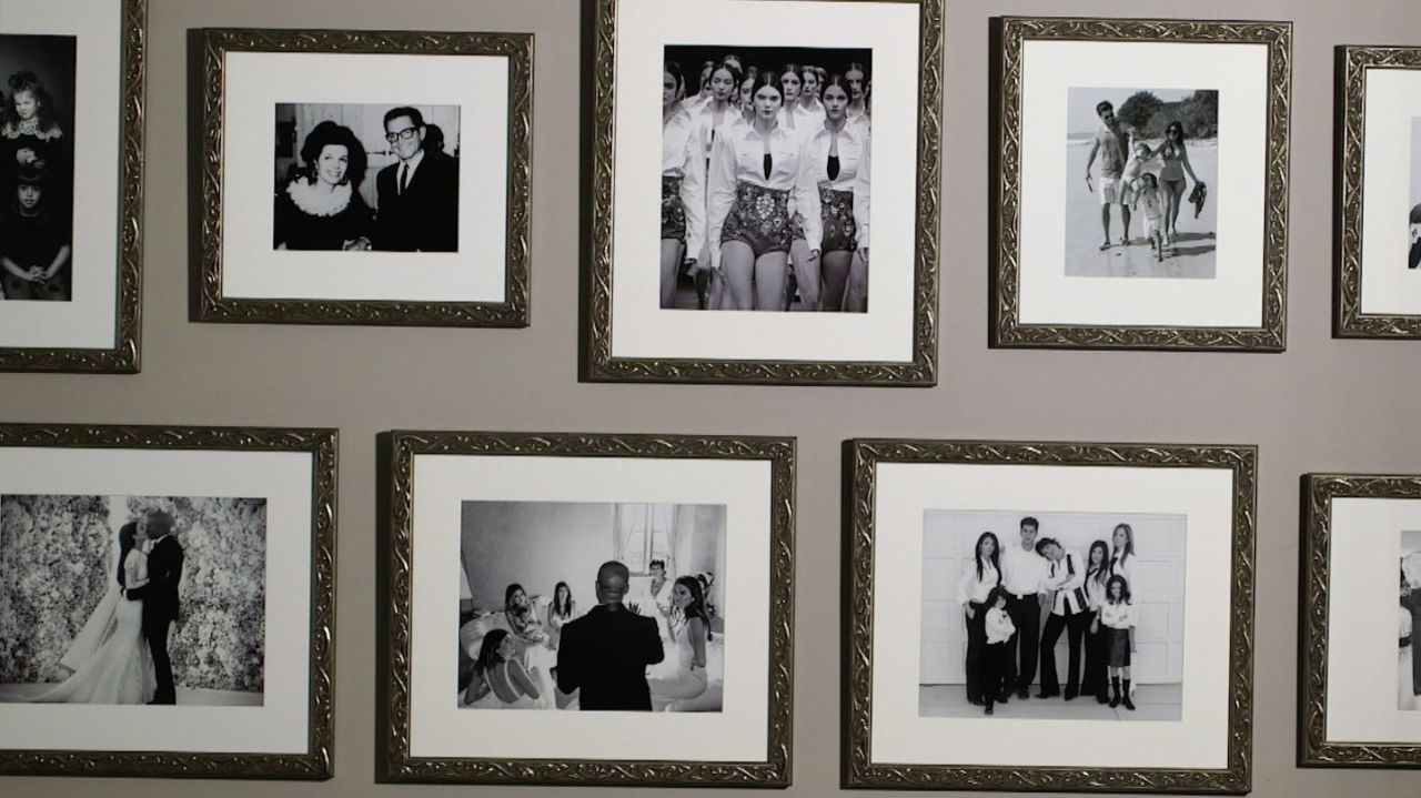 CNNE 228349 - kris jenner photog wall