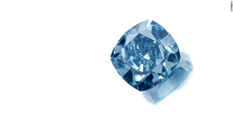 Lau es conocido por sus extravagantes regalos y gestos. En 2009, él compró un extravagante diamante azul intenso de 7,03 quilates de la colección de la fallecida Bunny Mellon por 9,48 millones, al que nombró "Star of Josephine" (Estrella de Josephine).