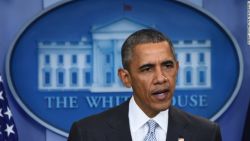 El presidente Barack Obama da una conferencia de prensa en Washington D.C., luego de enterarse de una serie de ataques mortales en París, Francia, el 13 de noviembre de 2015.