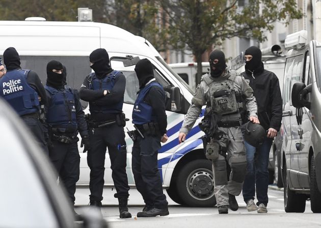 Siete personas fueron arrestadas en Bélgica el domingo, en relación con los atentados de París. Sin embargo este lunes fueron liberadas cinco de ellas.