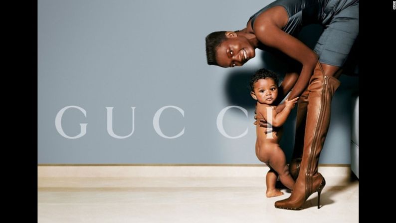 Gucci por Mario Testino, 2003: Mario Testino y Gucci celebraron la diversidad y la familia en esta foto de la modelo jamaiquina, Nadine Willis.