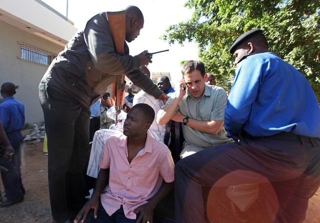 Entre los rehenes había clientes y trabajadores del hotel (HABIBOU KOUYATE/AFP/Getty Images).