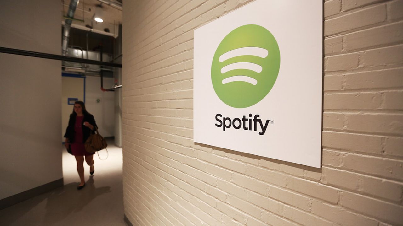 Spotify cambió sus políticas luego de que otras empresas como Microsoft, Adobe y Amazon también lo hicieran.