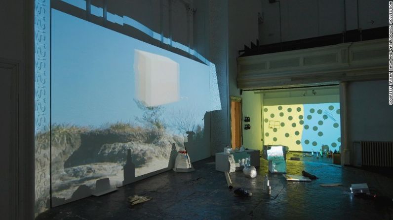 Vista de la instalación de Trisha Baga, 2014, en Zabludowicz Collection en Londres