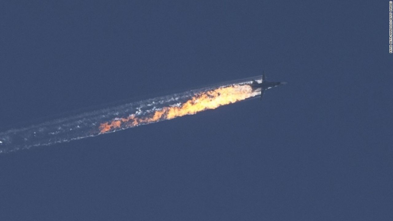 El 24 de noviembre, Turquía derribó un avión de combate ruso en la frontera turca-siria.
