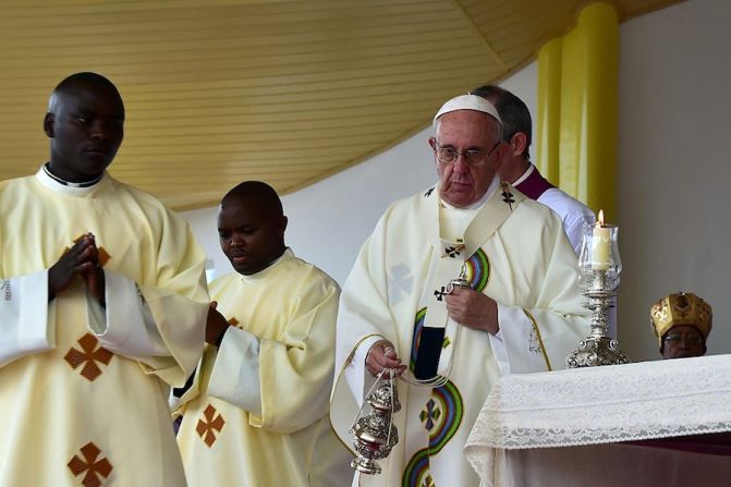 El papa Francisco ofició el jueves una misa masiva en la Universidad de Nairobi (GIUSEPPE CACACE/AFP/Getty Images).