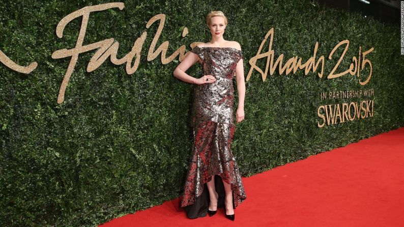 Gwendoline Christie, galardonada como Embajadora de la Alfombra Roja.